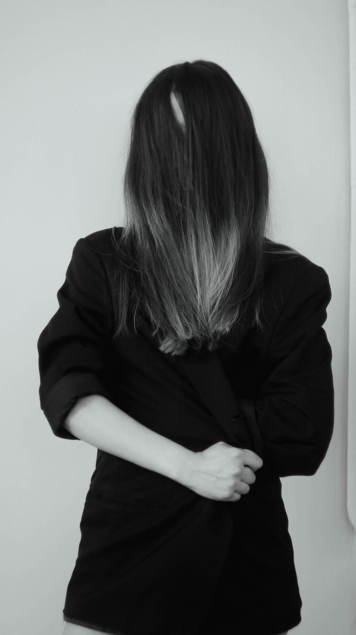 Why Good Balayage Takes Time: What to Expect During a 4-Hour Service 1 mystery woman in black blazer artistic shot