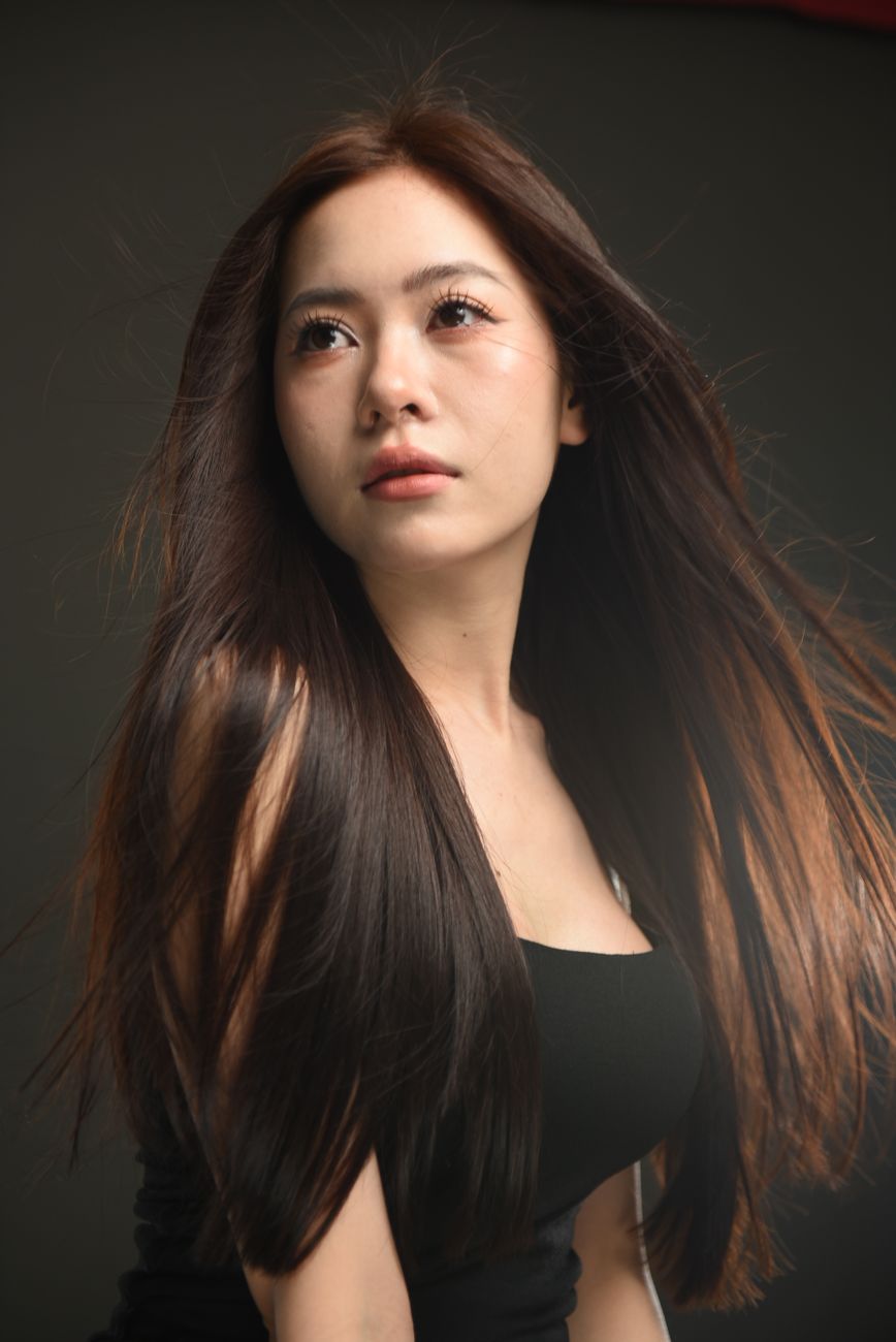 Amino Acid Smoothing: The Formaldehyde-Free Path to Frizz-Free Days 1 portrait of woman