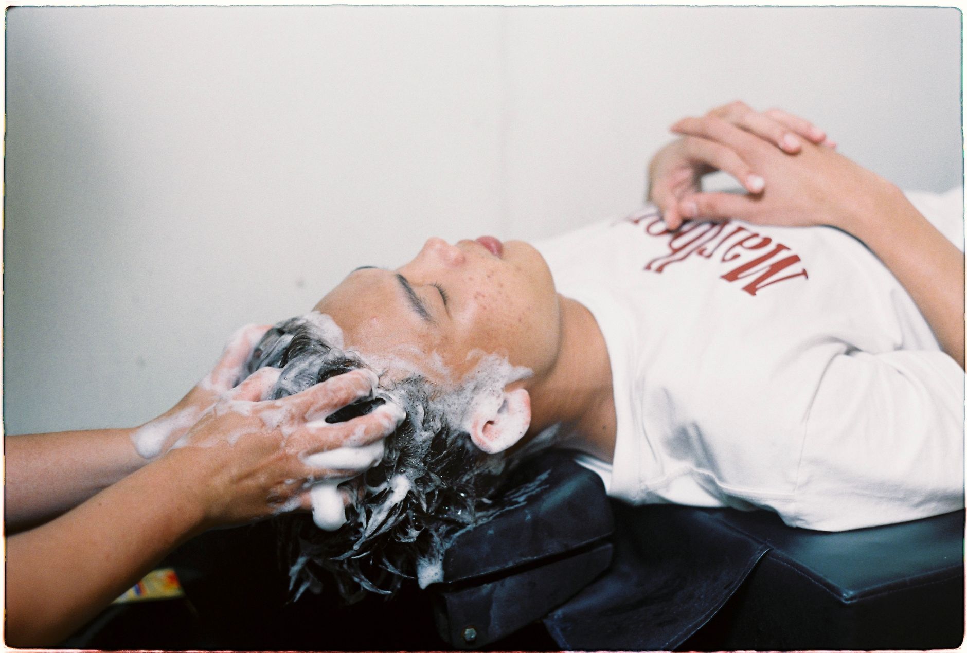 relaxing salon hair wash experience