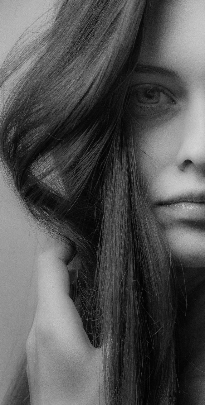 Minimizing Hair Breakage at the Root Level 1 black and white photo of a woman s face